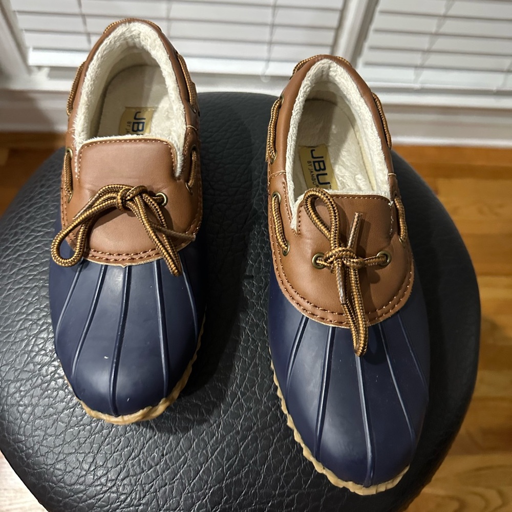 JBU Pretty Navy Blue and Brown Duck Slip Ons 💙 Size 7.5! Best Offer Accepted!
